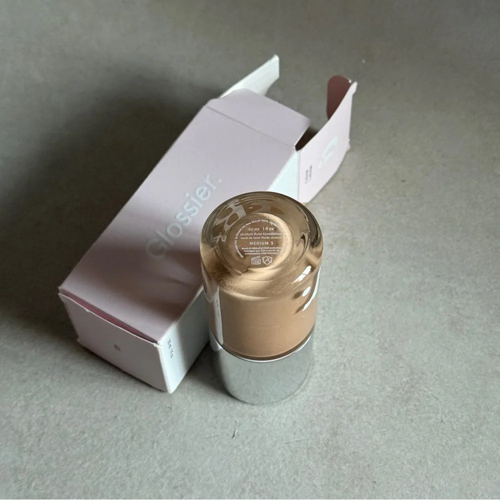 Glossier Stretch Fluid Foundation Medium 3 New in Box Clean Makeup